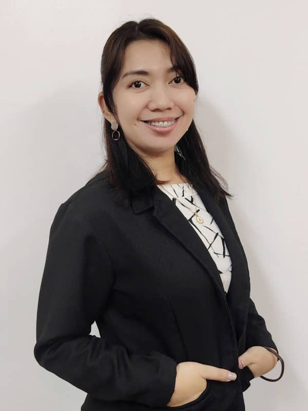 Alexandra D. Fausto<br />
Administrative Assistant