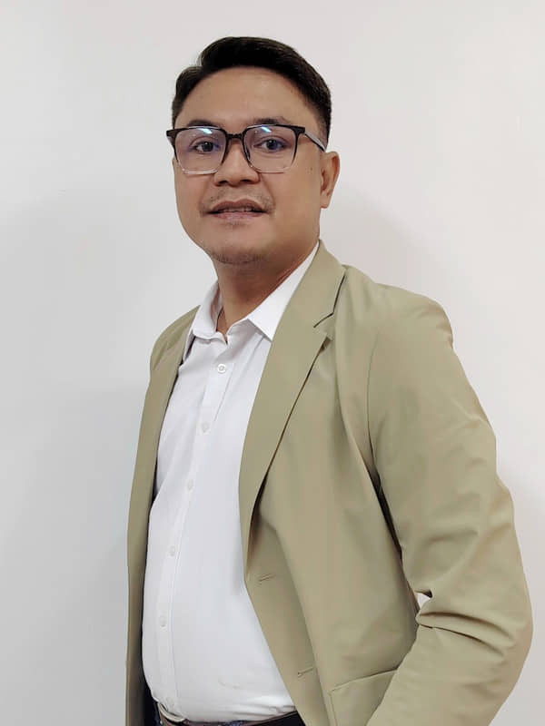 Crisan V. Espiritu<br />
Crewing Head
